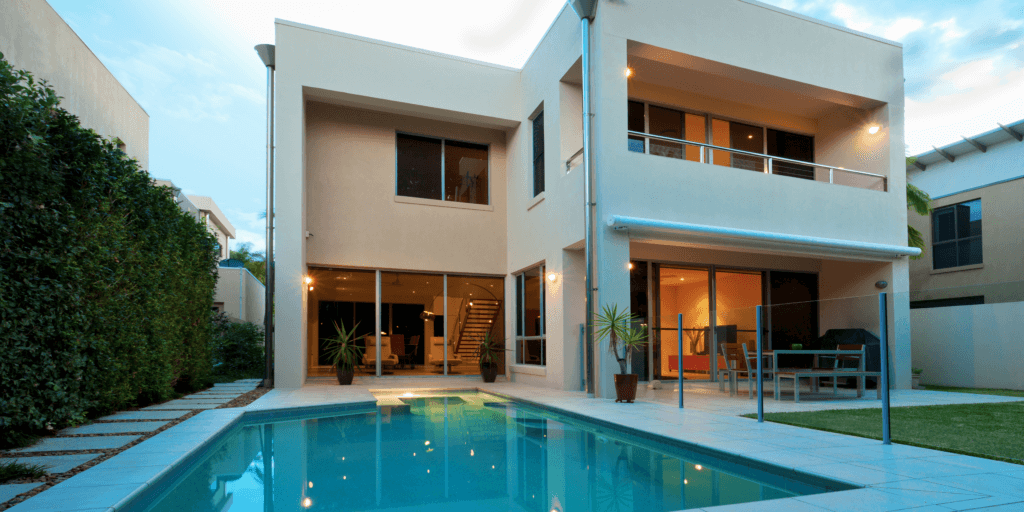 Maison-moderne-piscine-1024x512